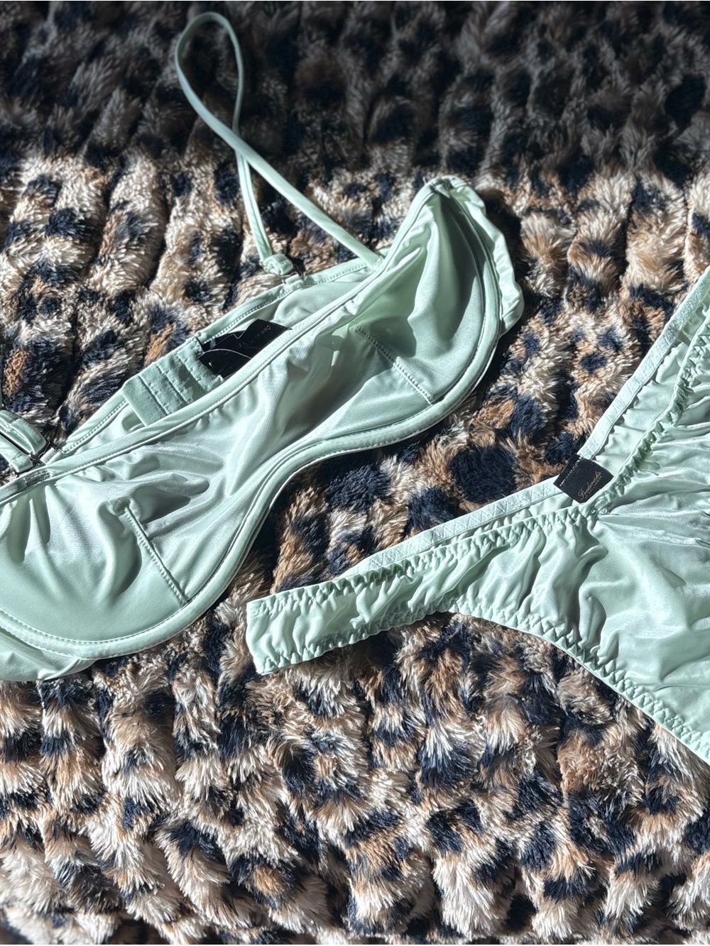 Fredericks of Hollywood aqua satin bralette thong and garter strappy set - Picture 3 of 7